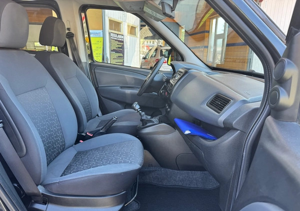 Fiat Doblo cena 26900 przebieg: 124500, rok produkcji 2012 z Bielsko-Biała małe 121